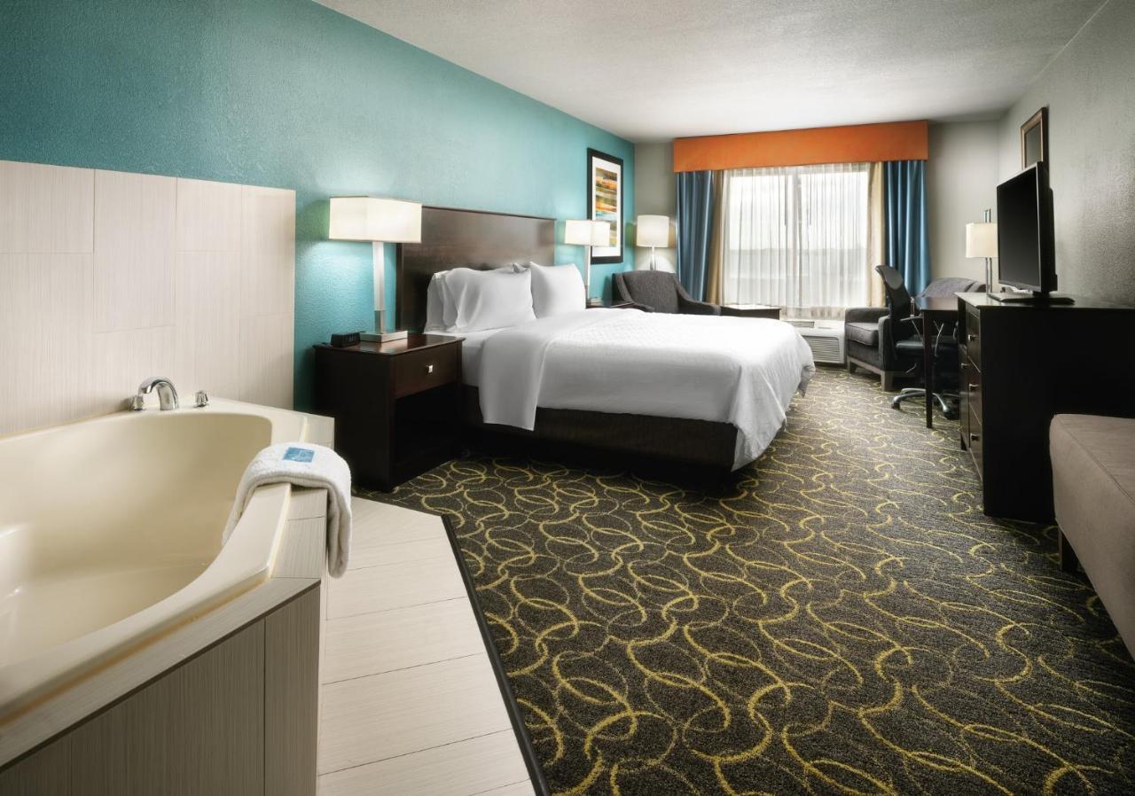 Holiday Inn Express Hotel And Suites Dfw-Grapevine By Ihg Exterior photo