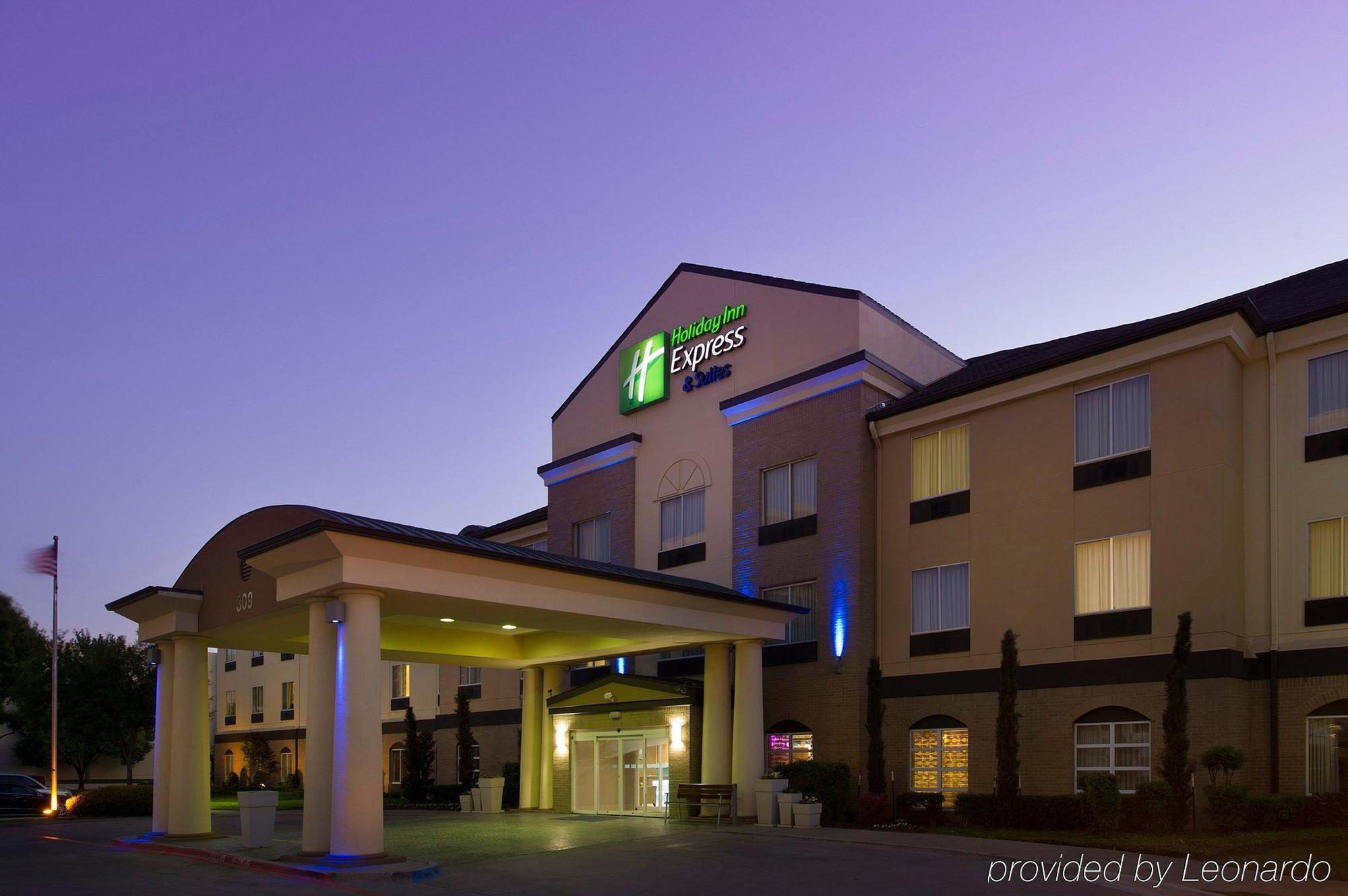 Holiday Inn Express Hotel And Suites Dfw-Grapevine By Ihg Exterior photo
